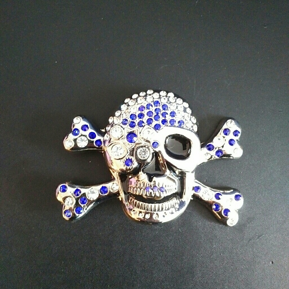 Skull belt buckle